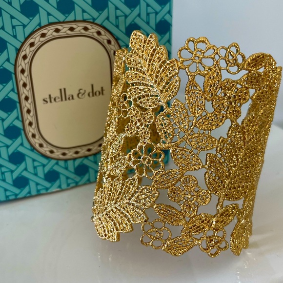 Stella & Dot - Lace Cuff, Gold - Picture 1 of 4